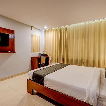 Hotel O V3R Residency Bangalore Buitenkant foto