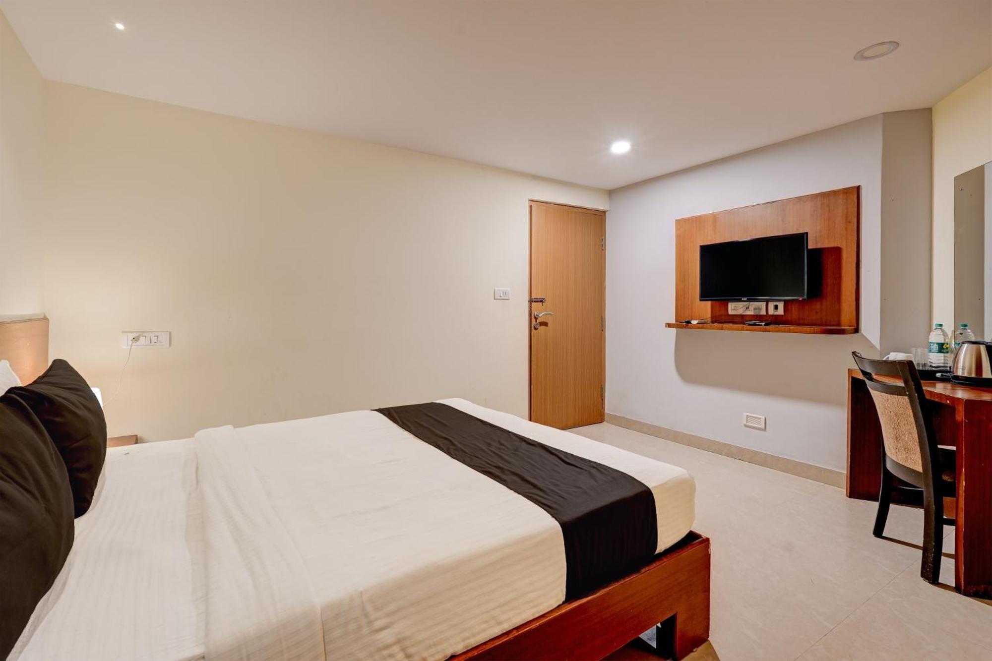 Hotel O V3R Residency Bangalore Buitenkant foto